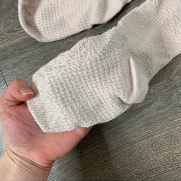 Women’s Stylish Beige Pink Buttoned Socks Stockings - Picture 8 of 9